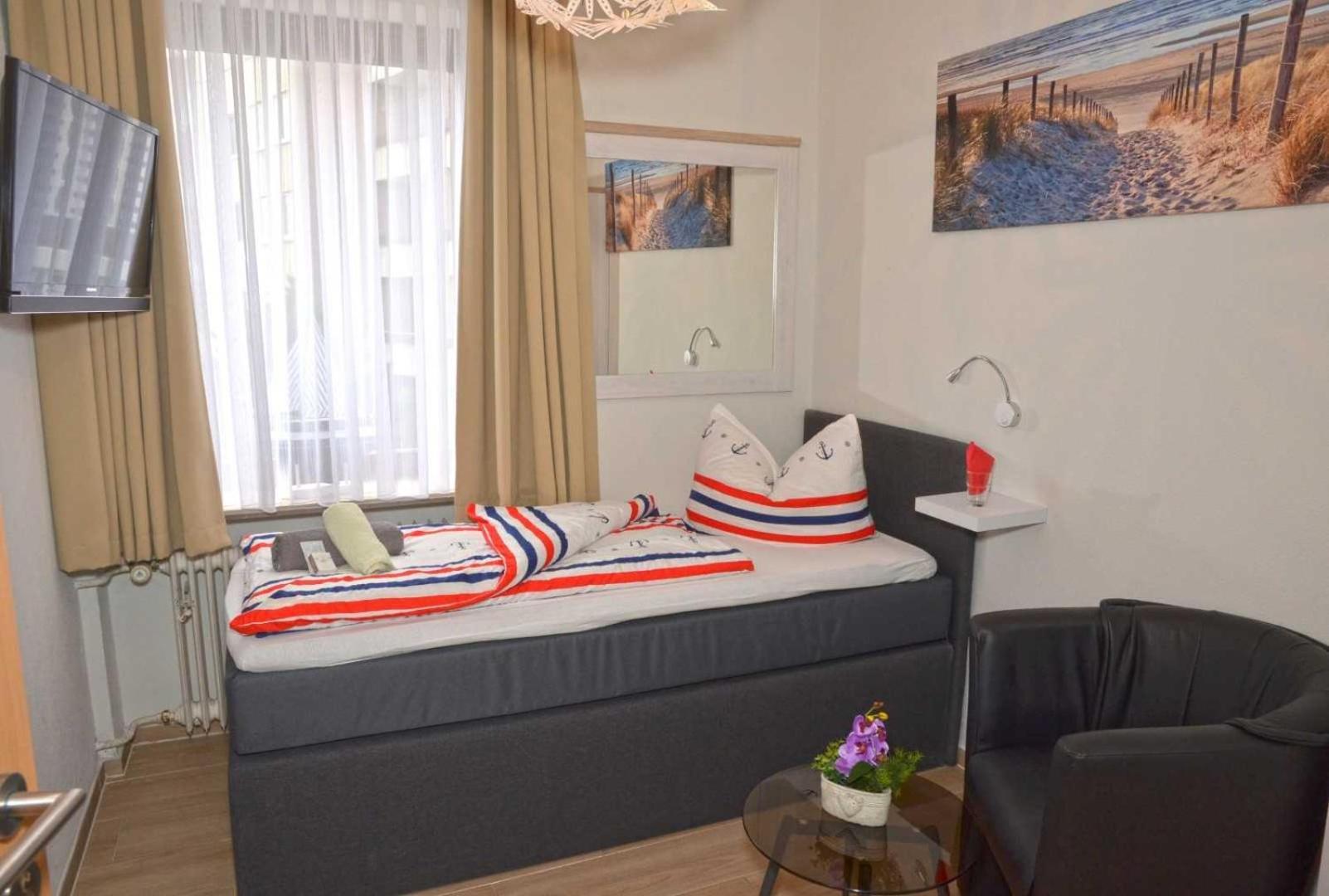 קושהאבן Hotel Zur Seerobbe מראה חיצוני תמונה