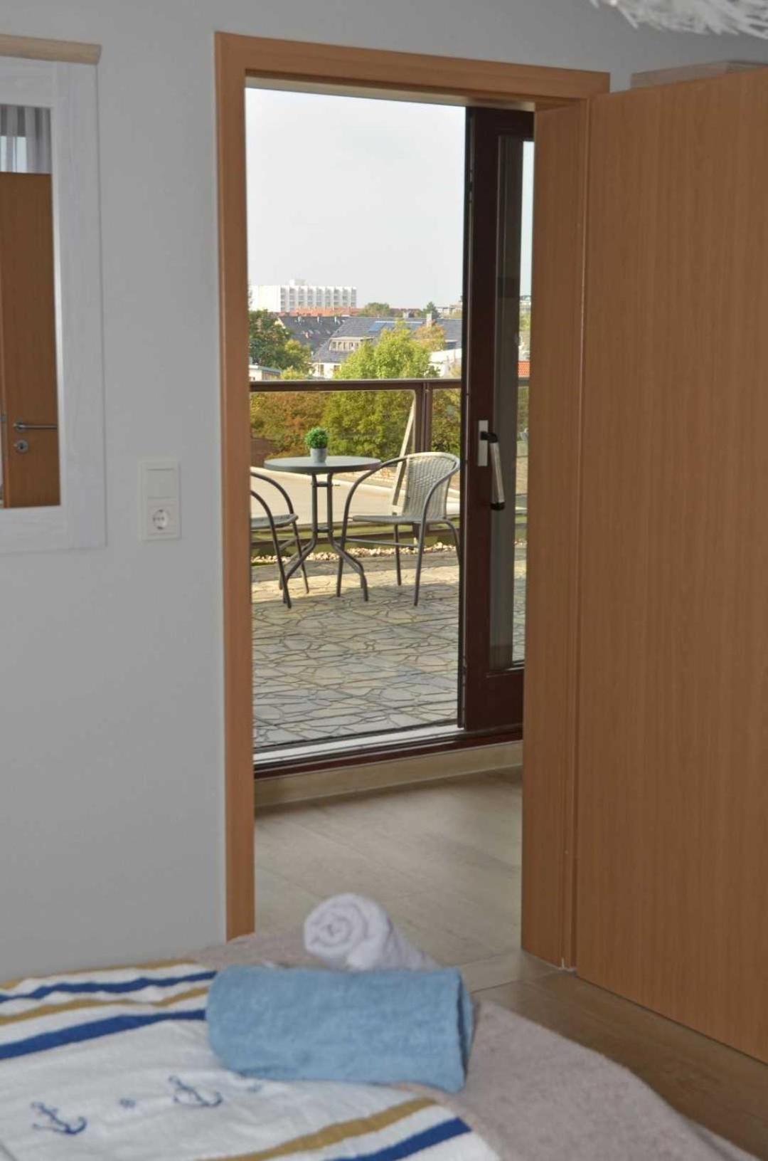 קושהאבן Hotel Zur Seerobbe מראה חיצוני תמונה